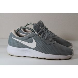 Nike Womens Size 9.5 Shoes Tanjun Low Top Running Shoes, Gray 812655-010